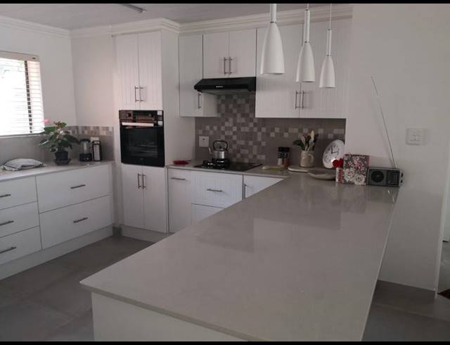 3 BEDROOM HOUSE FOR SALE IN HERSHAM